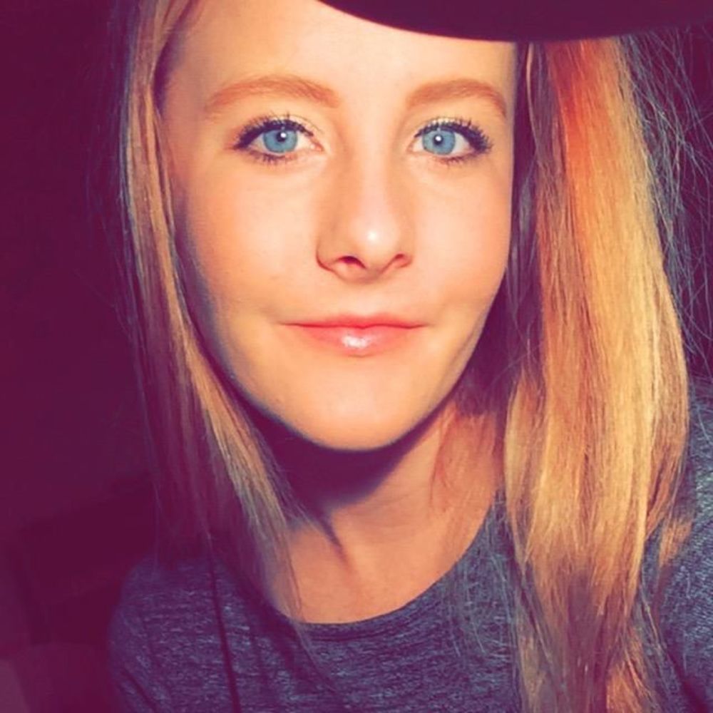 Meet your Posher, Lena